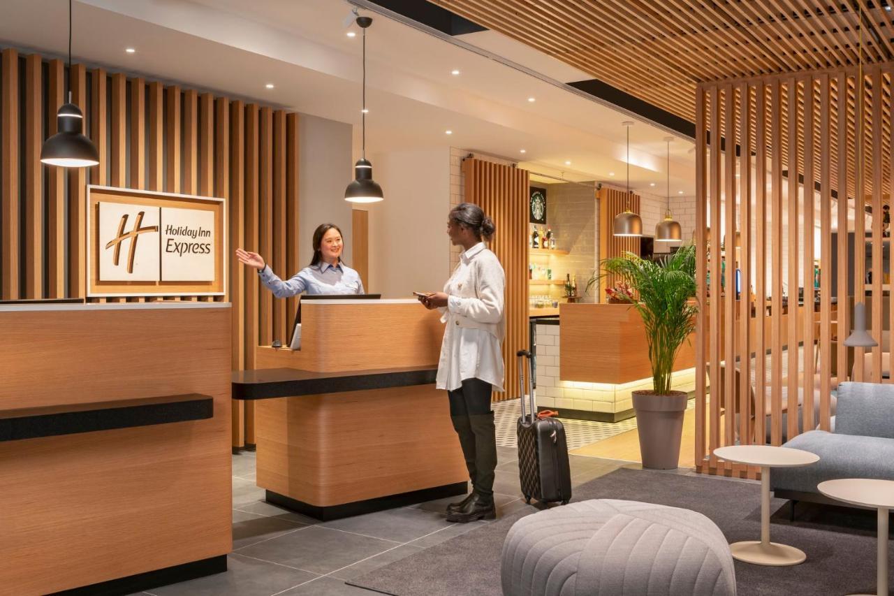 Holiday Inn Express - Marne-La-Vallee Val D'Europe By Ihg Bailly-Romainvilliers Exterior foto